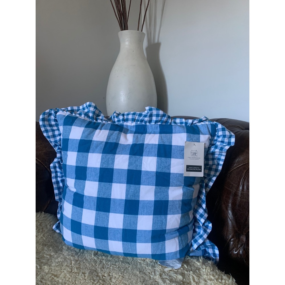 The farmhouse by Rachel Ashwell  plaid‎ decorative pillow ruffle blue white NWT